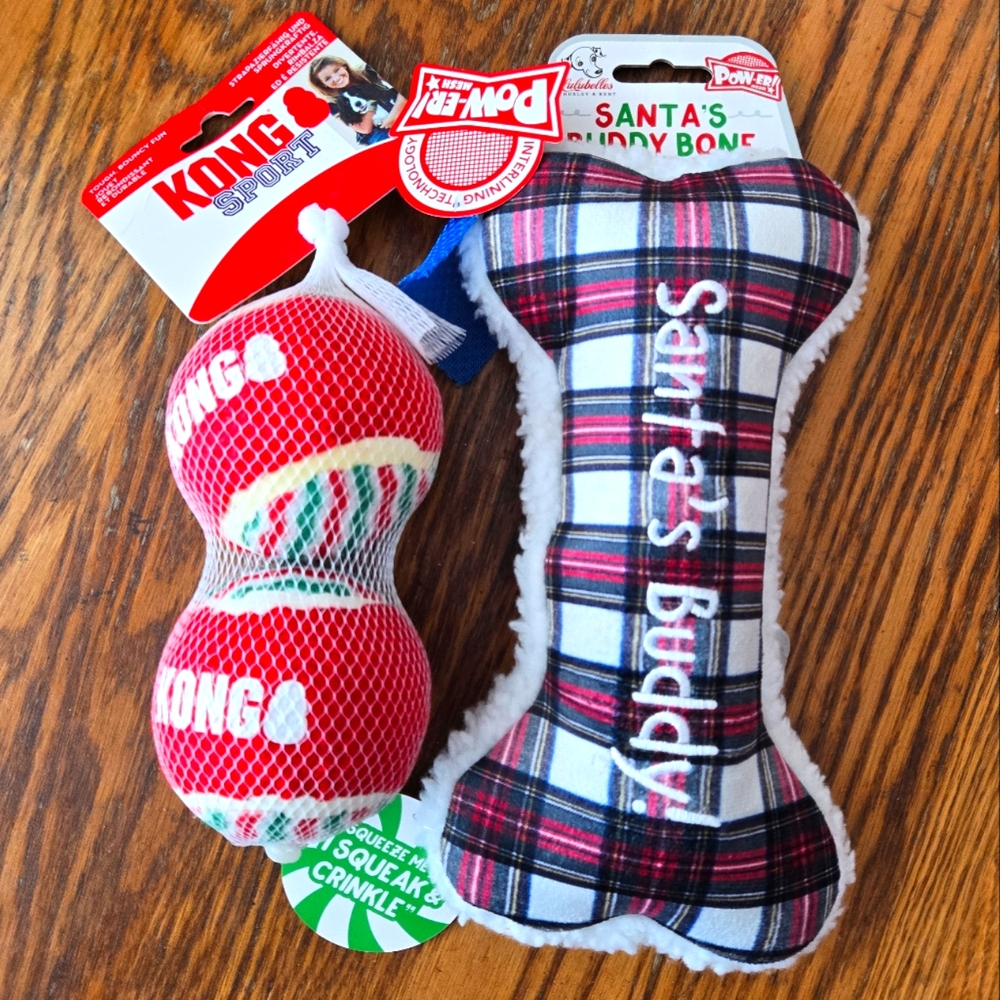 👀50% OFF - NWT‼️ Lulubelles "Santa's Buddy" Toy & 2pk of Kong Balls